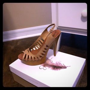 Jessica Simpson- Finch- Buff- Leather